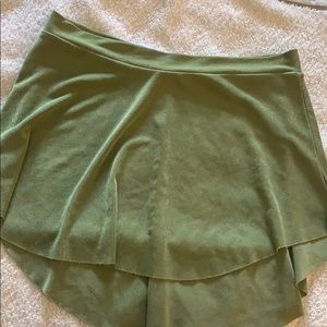 Bullet pointe green skirt.